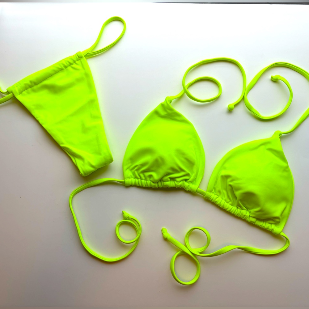 FINAL! NEW! LIME GREEN STRING BIKINI CHEEKY REAR